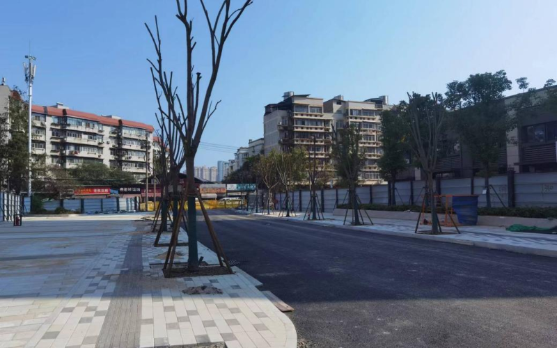 黑泥湖侧路建设后现状照片。